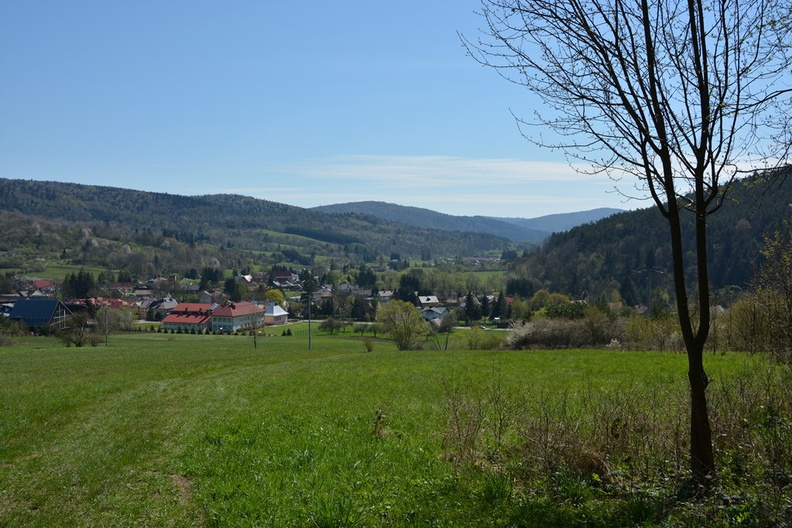 15. Panorama ze wzgórza Łokieć.JPG